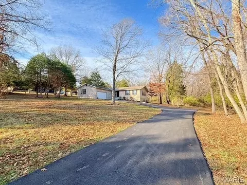 369 Cerny Ave, Eureka, MO 63025