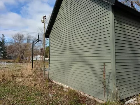 305 S Main St, Sandoval, IL 62882 photo 3