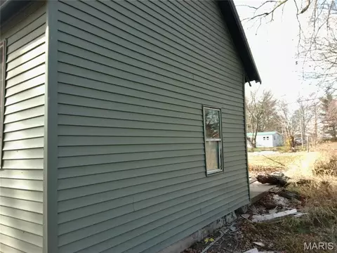 305 S Main St, Sandoval, IL 62882 photo 2