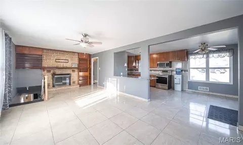Living - 13445 County Road 5110, Rolla, MO 65401 photo 1 of 4