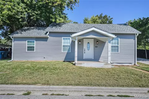 165 School St, Glen Carbon, IL 62034