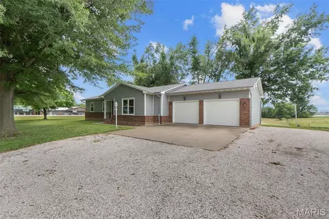 1512 Old St Marys Rd, Perryville, MO 63775