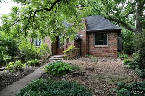 8788 Pine Ave, Saint Louis, MO 63144