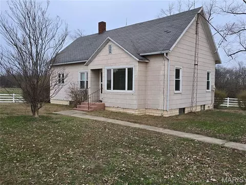 Exterior - 19128 County Highway 24, Hoyleton, IL 62803 photo 2 of 4