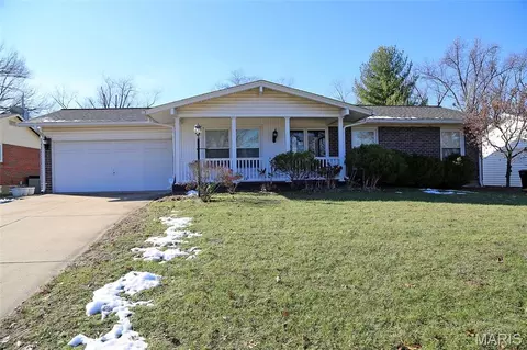 3365 Brunswick Dr, Florissant, MO 63033