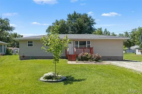 228 Willowrun Dr, Moro, IL 62067