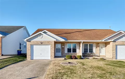 1033 Bieker Rd, Washington, MO 63090