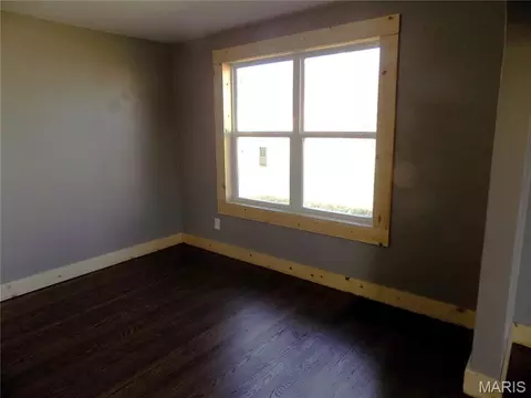Living - 708 E State Route 72, Rolla, MO 65401 photo 3 of 4