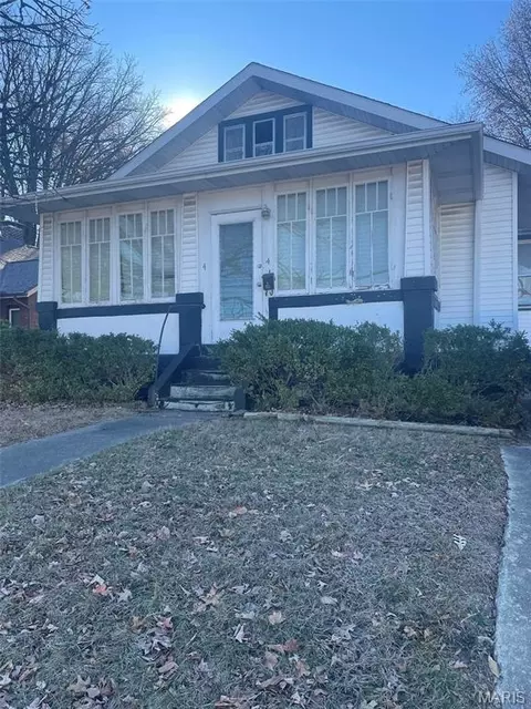 4 Carlyle Ave, Belleville, IL 62220