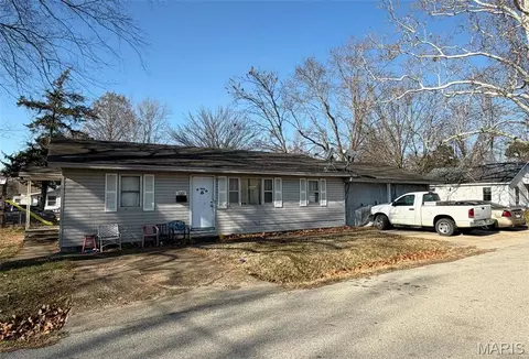 2325 Mangold St, Poplar Bluff, MO 63901