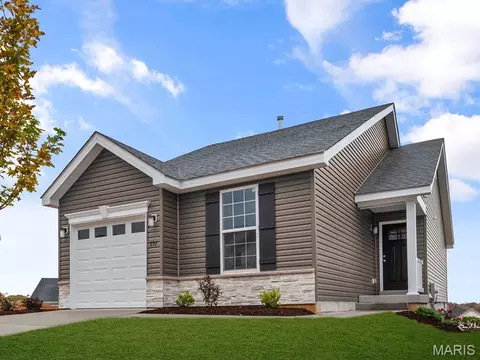 1067 Black Bear Dr, House Springs, MO 63051