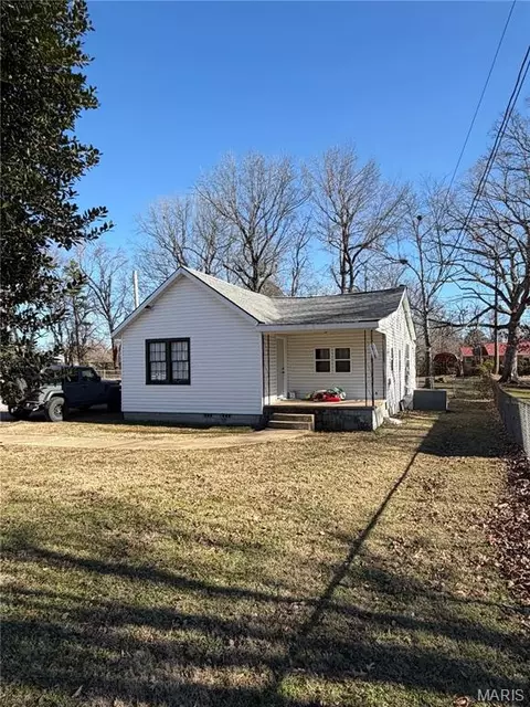 2418 Channon Dr, Poplar Bluff, MO 63901