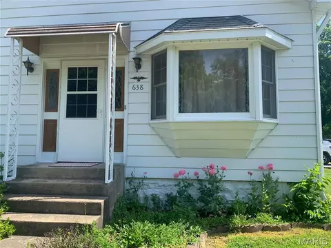 Exterior - 638 E Ford Ave, Witt, IL 62094 photo 3 of 16