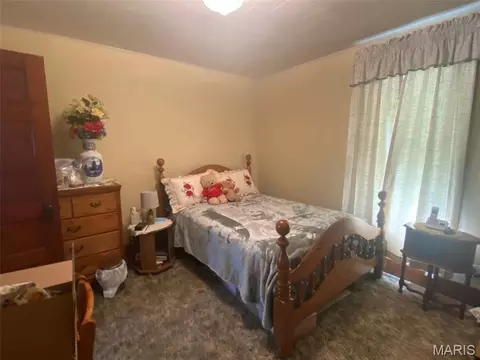 Bedroom - 638 E Ford Ave, Witt, IL 62094 photo 2 of 3