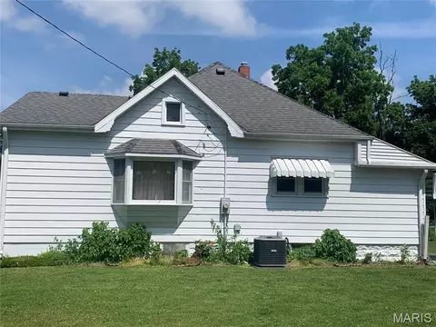 Other - 638 E Ford Ave, Witt, IL 62094 photo 2 of 6