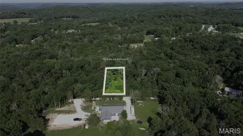 3 Oak Hill Rd, Catawissa, MO 63015