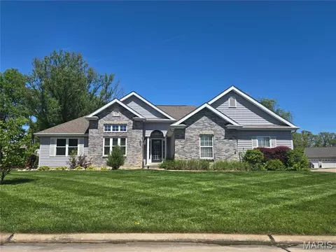 1601 Broadsword Ln, Lake Saint Louis, MO 63367