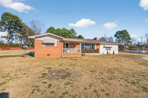 2911 Oak Grove Rd, Poplar Bluff, MO 63901