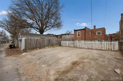 Exterior - 4918 Gresham Ave, Saint Louis, MO 63109 photo 6 of 6
