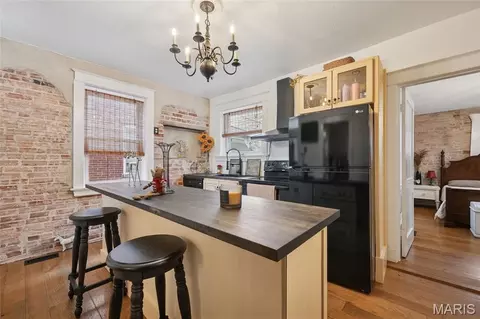 Kitchen - 4918 Gresham Ave, Saint Louis, MO 63109 photo 1 of 2
