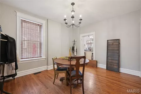 Dining - 4918 Gresham Ave, Saint Louis, MO 63109 photo 1 of 2
