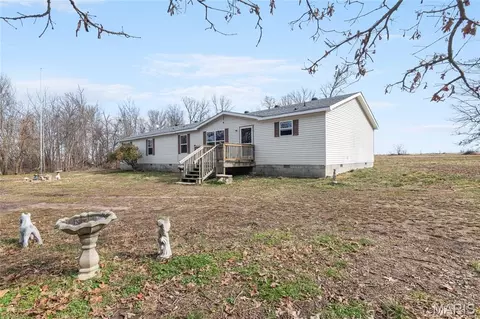 420 Dairy Rd, Elkland, MO 65644