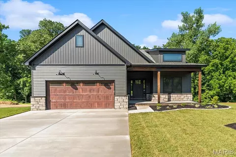 7923 Walker Meadows Dr, Caseyville, IL 62232