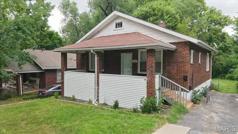 2424 Gothland Ave, Overland, MO 63114