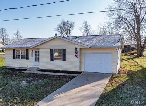 322 N Sangamon Ave, Vandalia, IL 62471