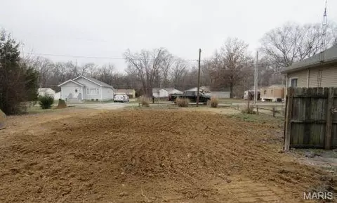 38 Missouri St, Pinckneyville, IL 62274