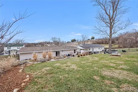 Exterior - 128 E 11th St, Hermann, MO 65041 photo 3 of 5