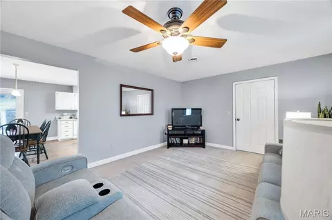 Living - 128 E 11th St, Hermann, MO 65041 photo 1 of 2