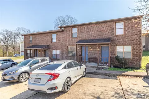 2700 Holly Trl, Poplar Bluff, MO 63901