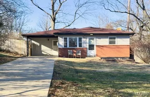 2061 Ridgeway Dr, Arnold, MO 63010