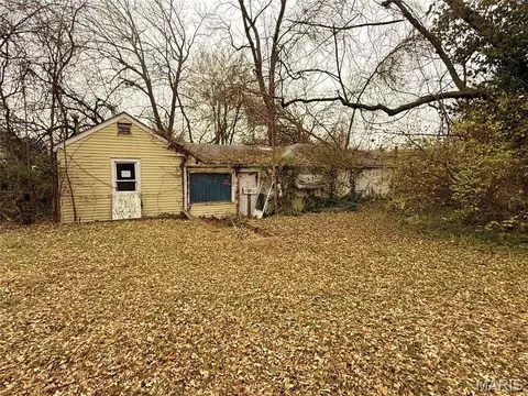 6237 Garfield Ave, Berkeley, MO 63134