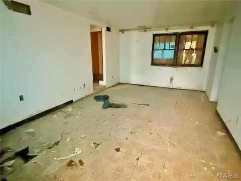 6237 Garfield Ave, Berkeley, MO 63134 photo 2