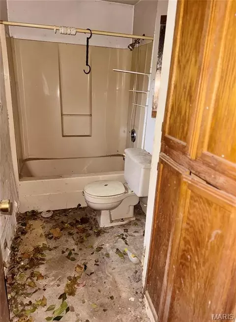 6237 Garfield Ave, Berkeley, MO 63134 photo 3