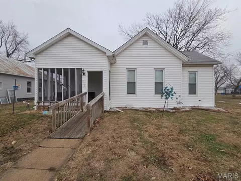 206 S 5th St, Canton, MO 63435 photo 1