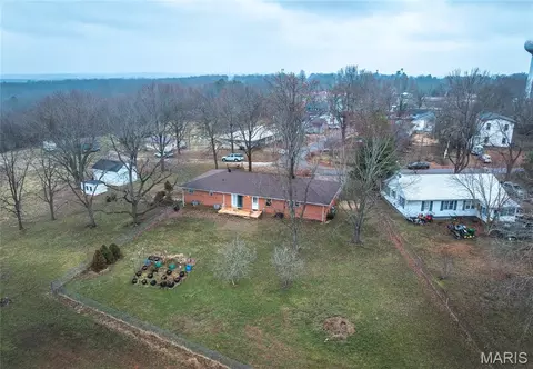 419 E Hardy St, Saint James, MO 65559