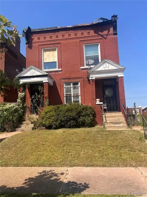 4555 Clarence Ave, Saint Louis, MO 63115