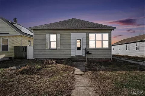403 State St, Dupo, IL 62239