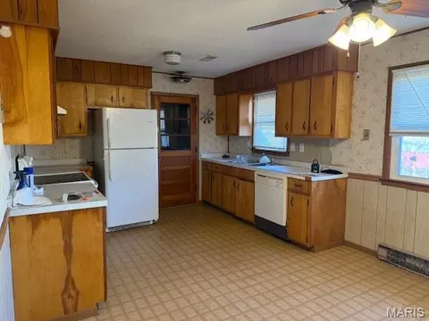 Kitchen - 113 Beth St, Licking, MO 65542 photo 1 of 2