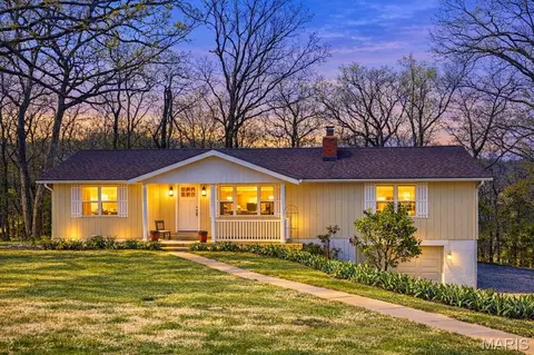 5362 W Anding Dr, Catawissa, MO 63015