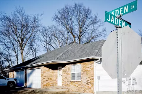 1800 1806 Jaden Dr, Lebanon, MO 65536