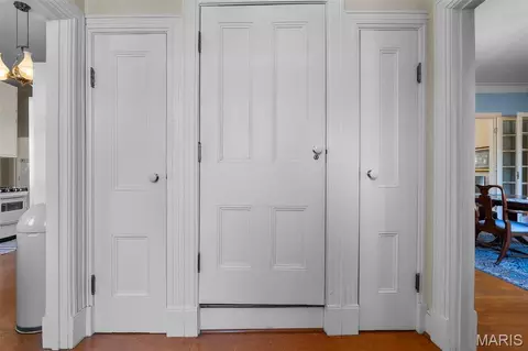 Entry Way - 718 State St, Chester, IL 62233 photo 4 of 7