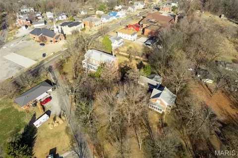 View/Area - 718 State St, Chester, IL 62233 photo 3 of 6