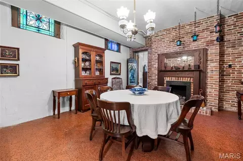 Dining - 718 State St, Chester, IL 62233 photo 6 of 7