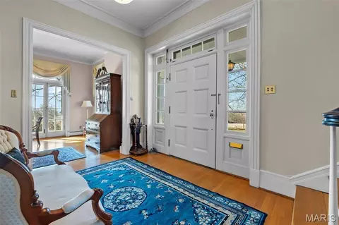 Entry Way - 718 State St, Chester, IL 62233 photo 3 of 7