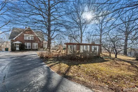 Exterior - 718 State St, Chester, IL 62233 photo 5 of 12