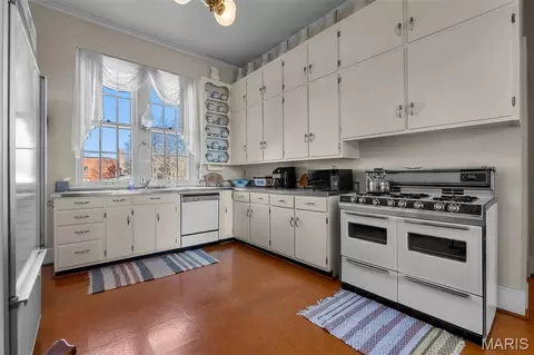 Kitchen - 718 State St, Chester, IL 62233 photo 4 of 4